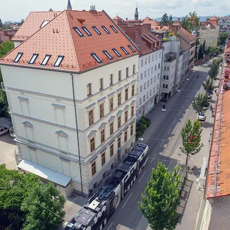 Lägenhet Leonart Living 23