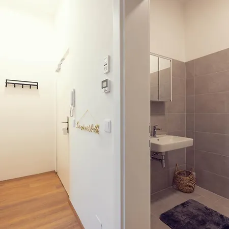 Leonart Living 23 شقة *